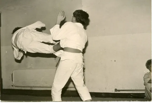 Una proiezione durante una dimostrazione sul tatami · Archivio Waza Do Cengio